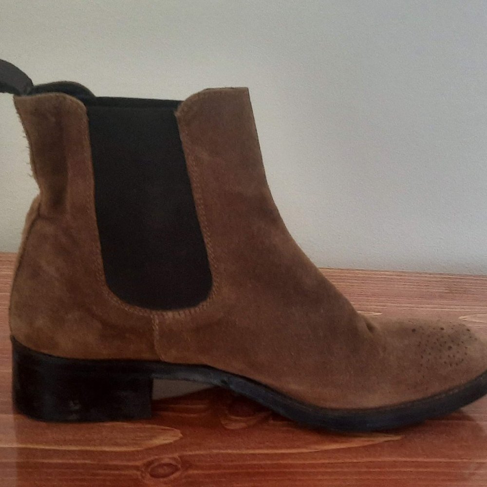 Genuine Suede Brown Boots with design (blundstone style)